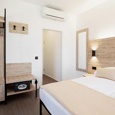 Du Hotell Locarno
