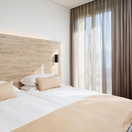 Hotell Du 3*