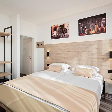 Du Hotell 3*